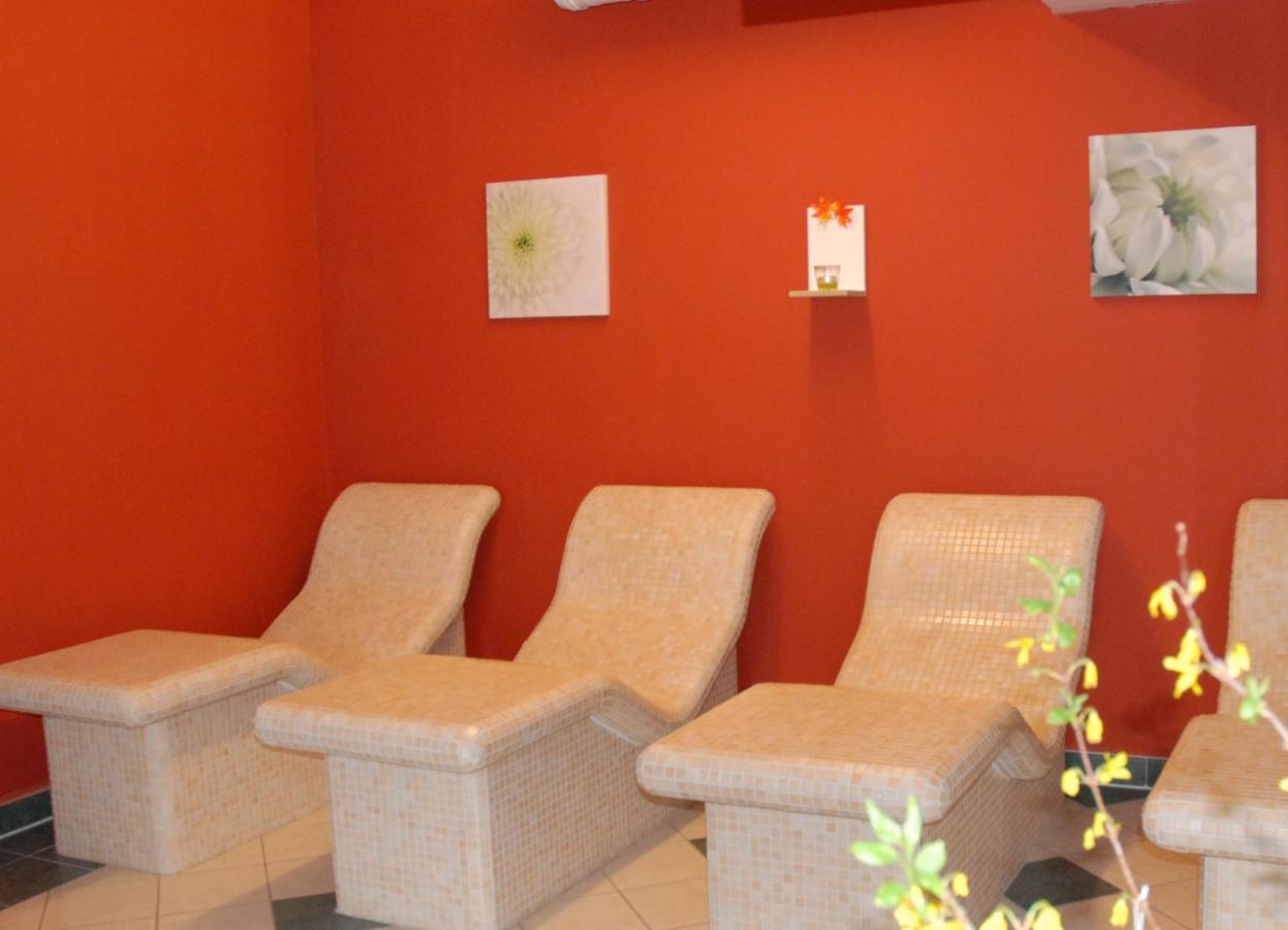 Sporthotel Neuruppin - Apartmenthaus Mit Ferienwohnungen Exterior foto
